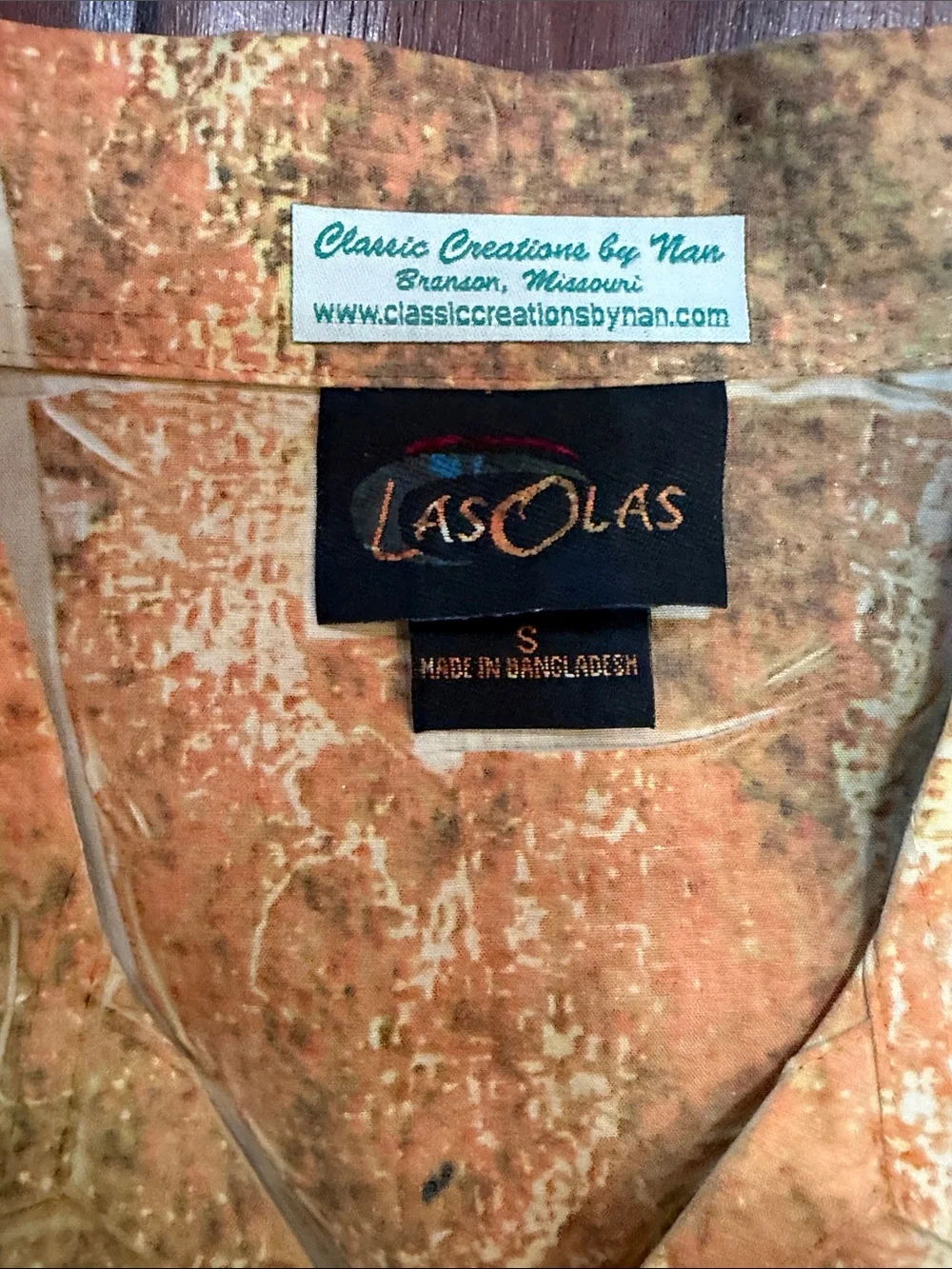 Las Olas Citrus Creations by Vera Celtic Cross Button Up - Picture 2 of 5